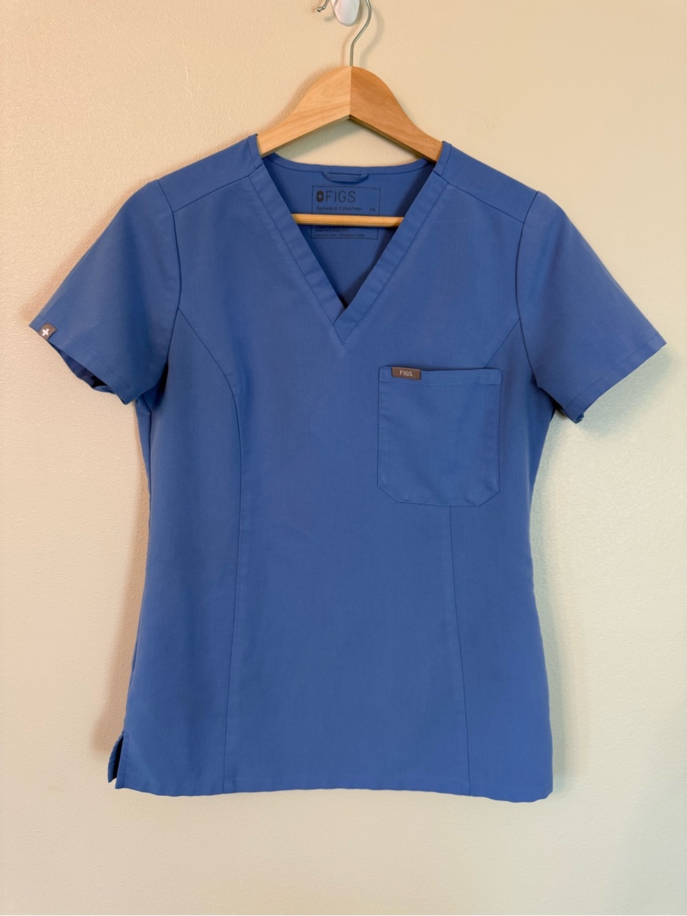 Figs Catarina Ceil Blue Slim One Pocket V-Neck Scrub Top XS W22SW1014 PO3393
